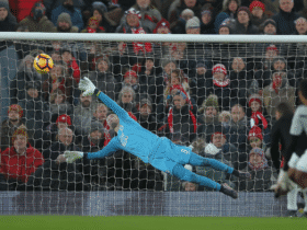 Wyposażenie bramkarza: niezbędny sprzęt i akcesoria bramkarskie 108 sprzet bramkarski