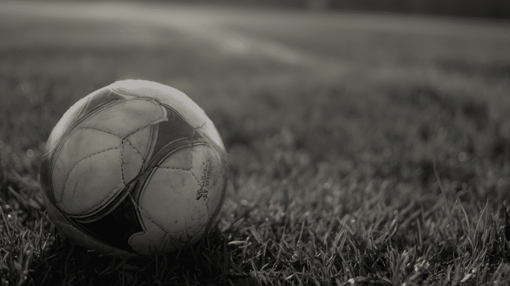 Piłka nożna – ile ma łatek i jakie ciśnienie? Kompletny przewodnik 88 cisnienie pilki noznej