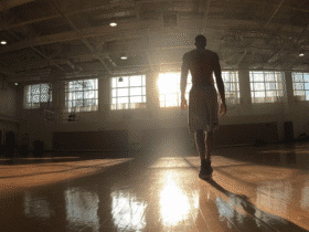 Najwyżsi koszykarze w historii NBA - Manute Bol i inni giganc 90 raventrammell an iphone shot of african american basketball pla 38c55445 0314 47f4 a00b dcfdc5c46819